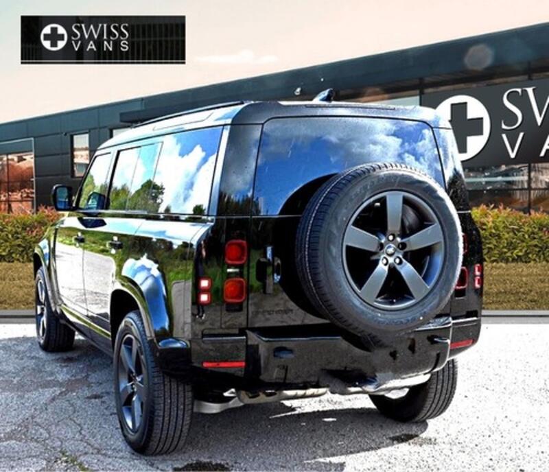 LAND ROVER DEFENDER 110