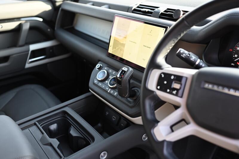 LAND ROVER DEFENDER 110