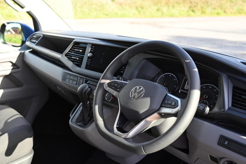 VOLKSWAGEN TRANSPORTER