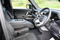 LAND ROVER DEFENDER 110