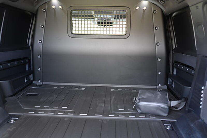 LAND ROVER DEFENDER 110