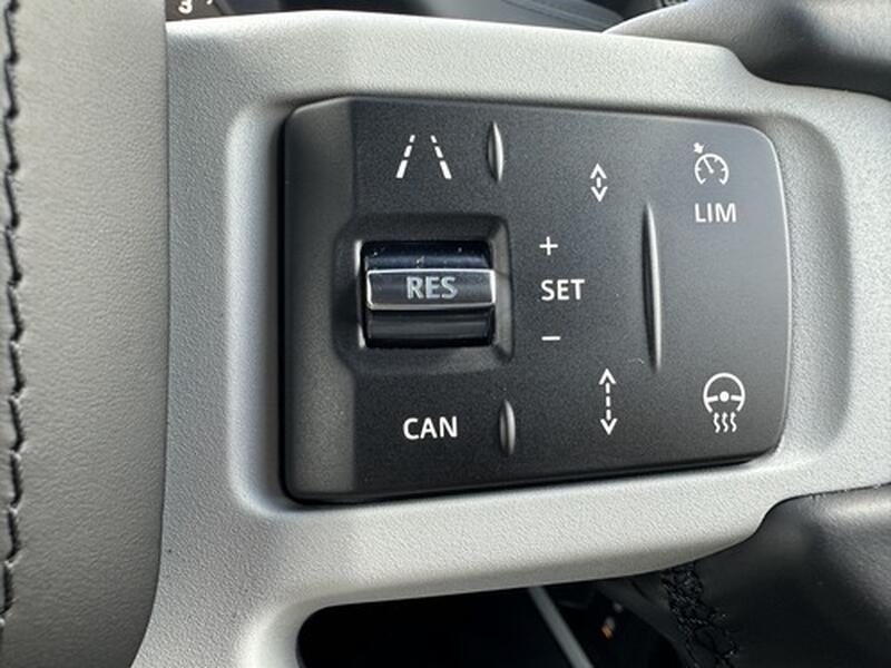 LAND ROVER DEFENDER 110