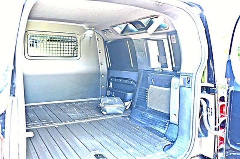 LAND ROVER DEFENDER 110