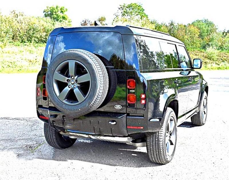 LAND ROVER DEFENDER 110