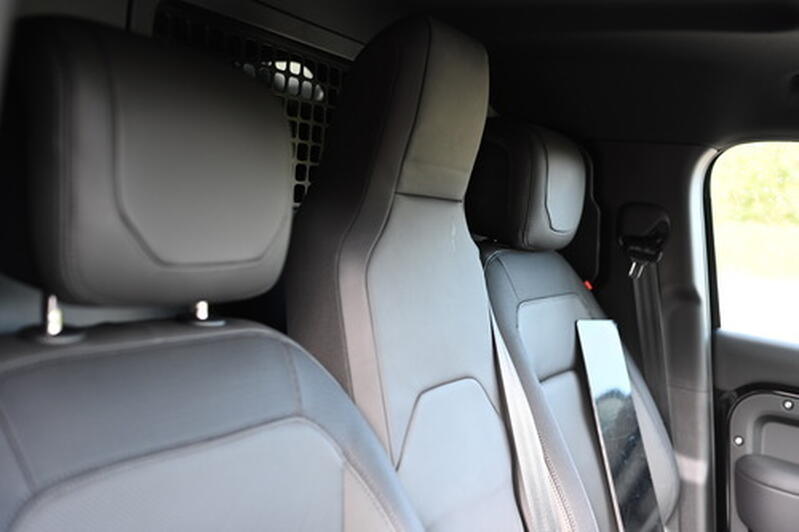 LAND ROVER DEFENDER 110