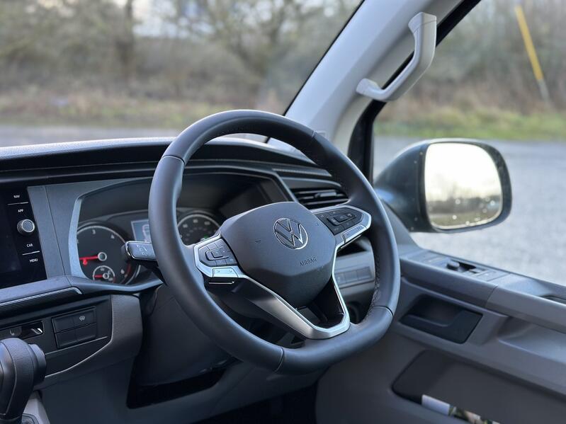 VOLKSWAGEN TRANSPORTER
