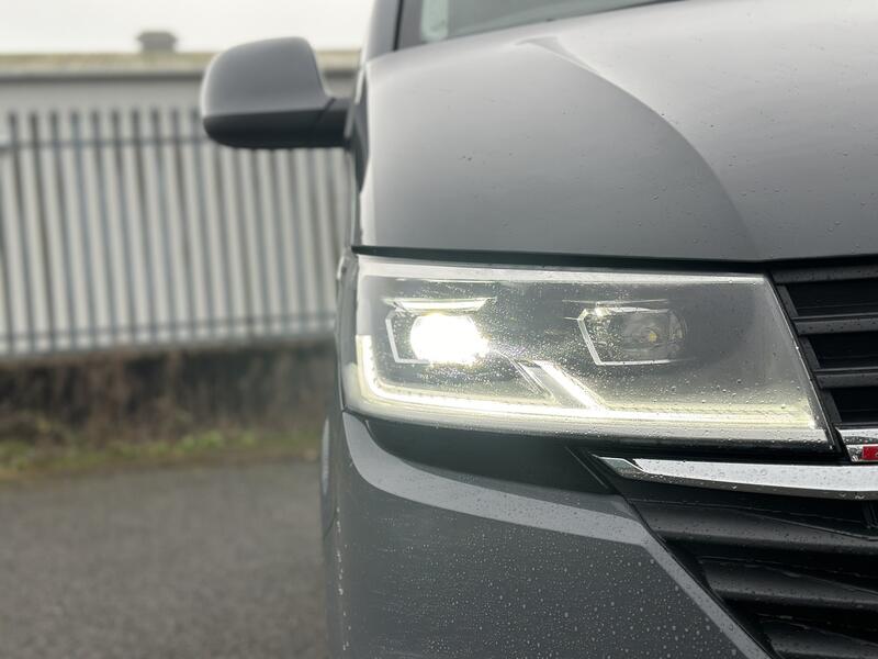 VOLKSWAGEN TRANSPORTER