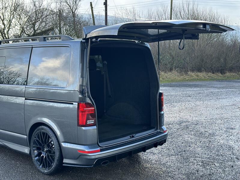 VOLKSWAGEN TRANSPORTER