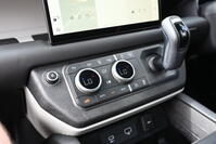 LAND ROVER DEFENDER 110