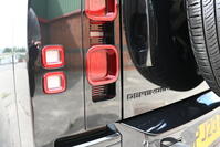 LAND ROVER DEFENDER 110