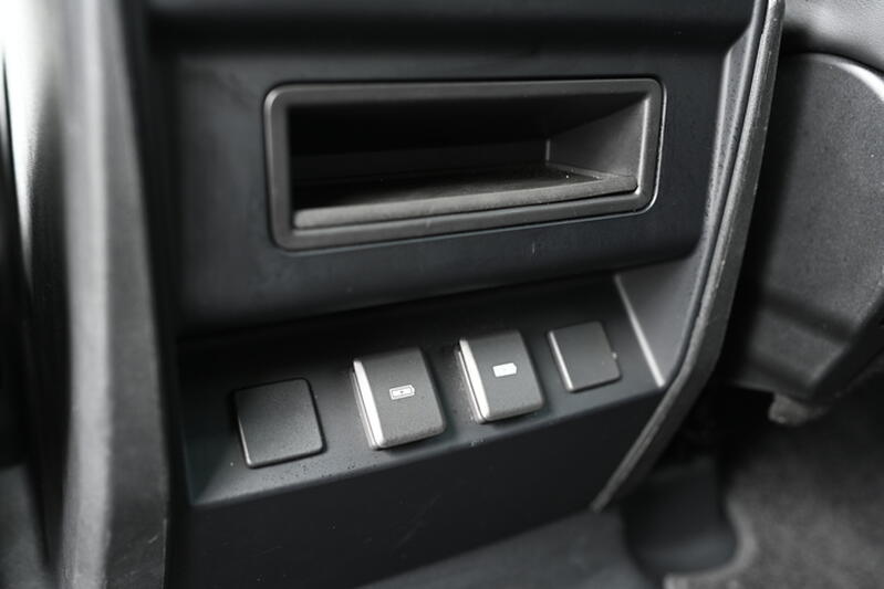 LAND ROVER DEFENDER 110