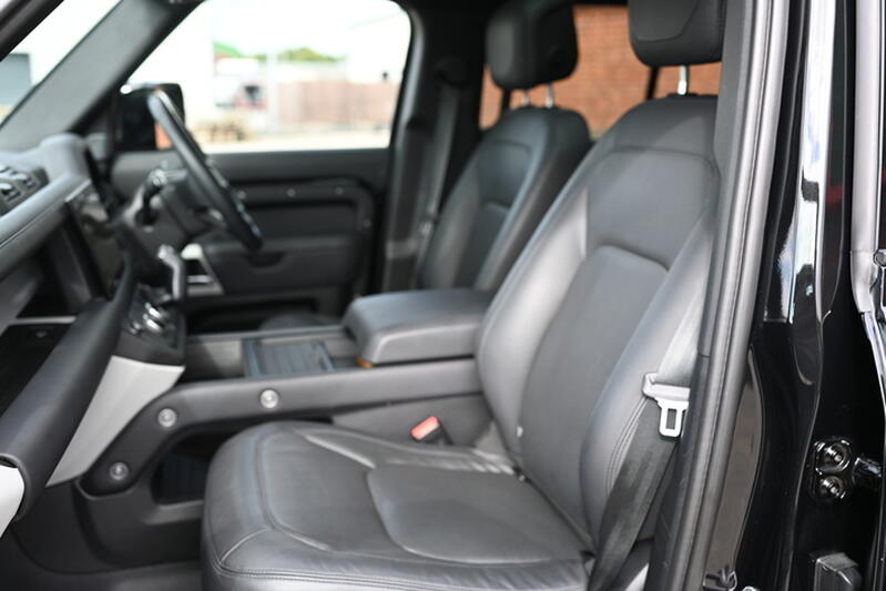 LAND ROVER DEFENDER 110
