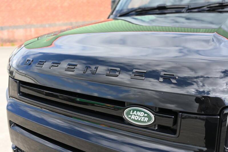 LAND ROVER DEFENDER 110