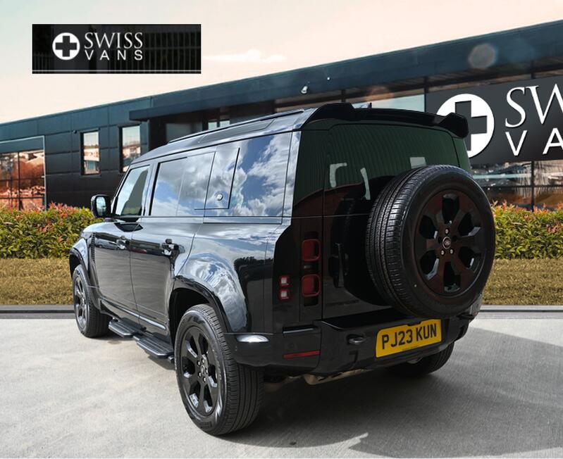 LAND ROVER DEFENDER 110