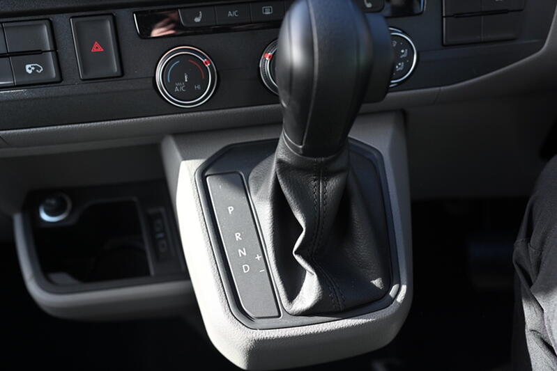 VOLKSWAGEN TRANSPORTER