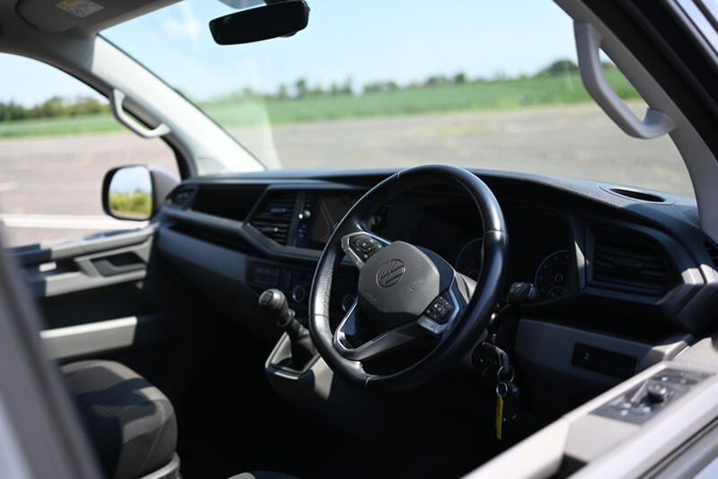 VOLKSWAGEN TRANSPORTER