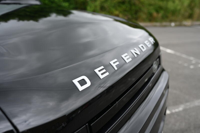 LAND ROVER DEFENDER