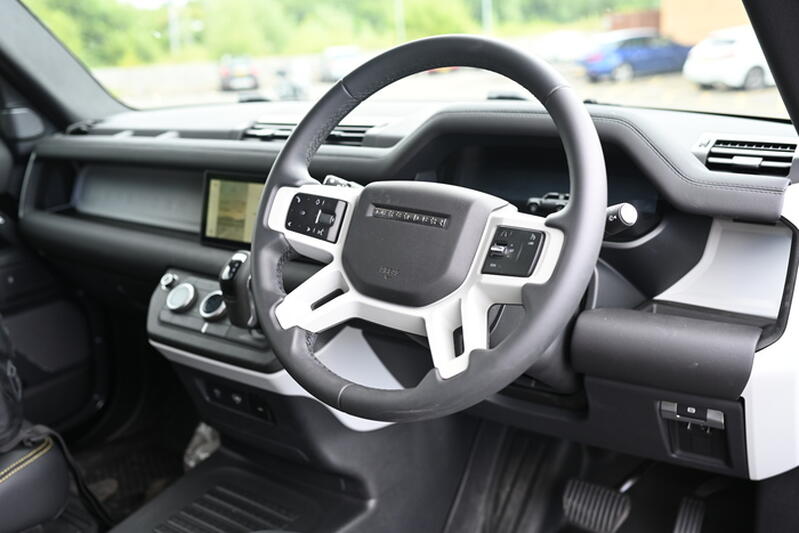 LAND ROVER DEFENDER