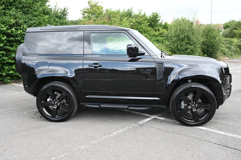 LAND ROVER DEFENDER
