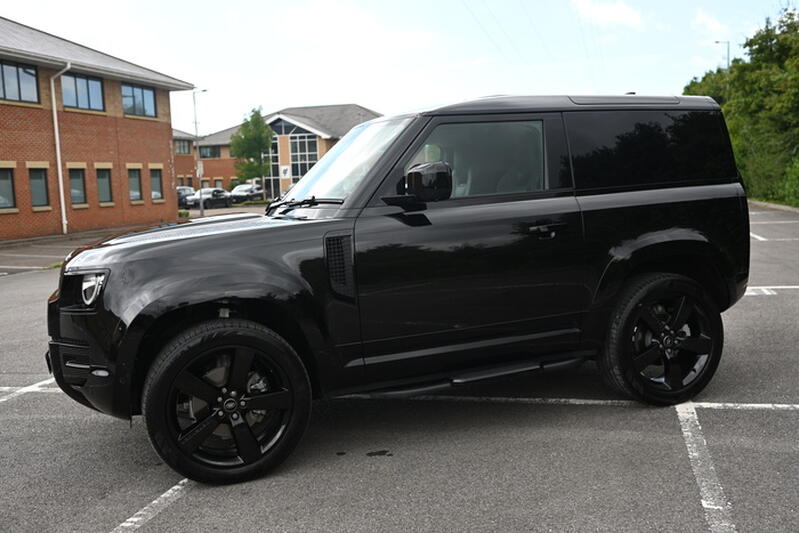 LAND ROVER DEFENDER