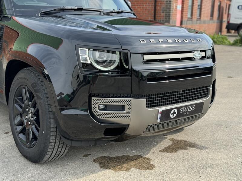 LAND ROVER DEFENDER