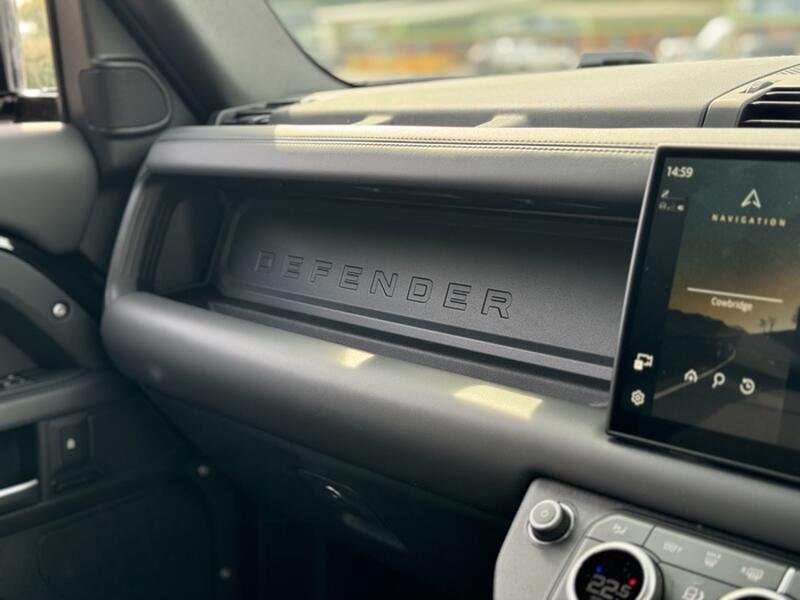 LAND ROVER DEFENDER