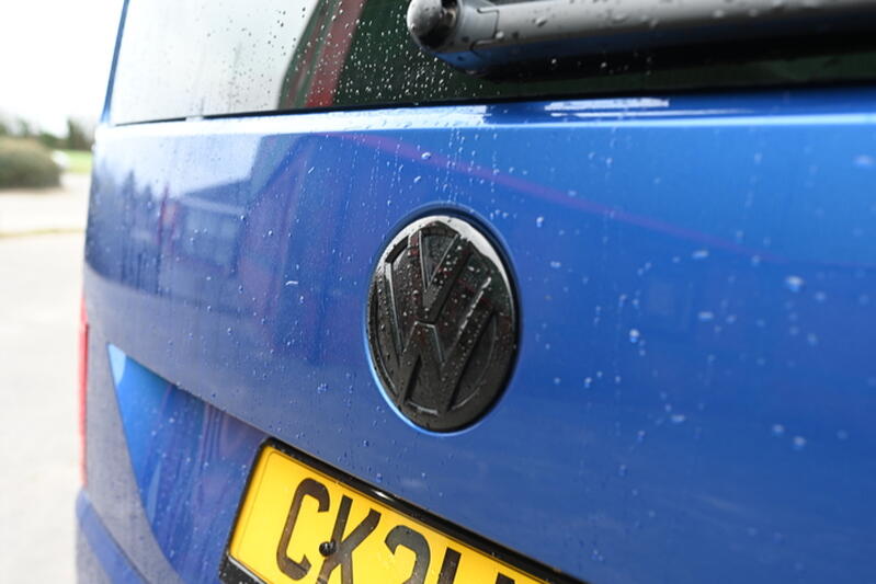 VOLKSWAGEN TRANSPORTER