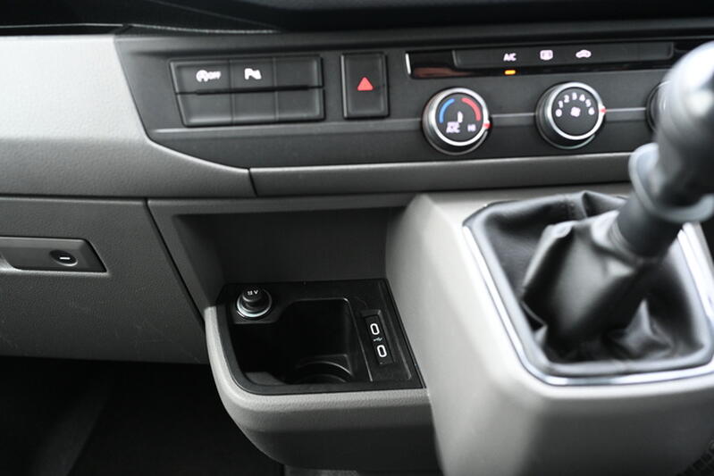 VOLKSWAGEN TRANSPORTER
